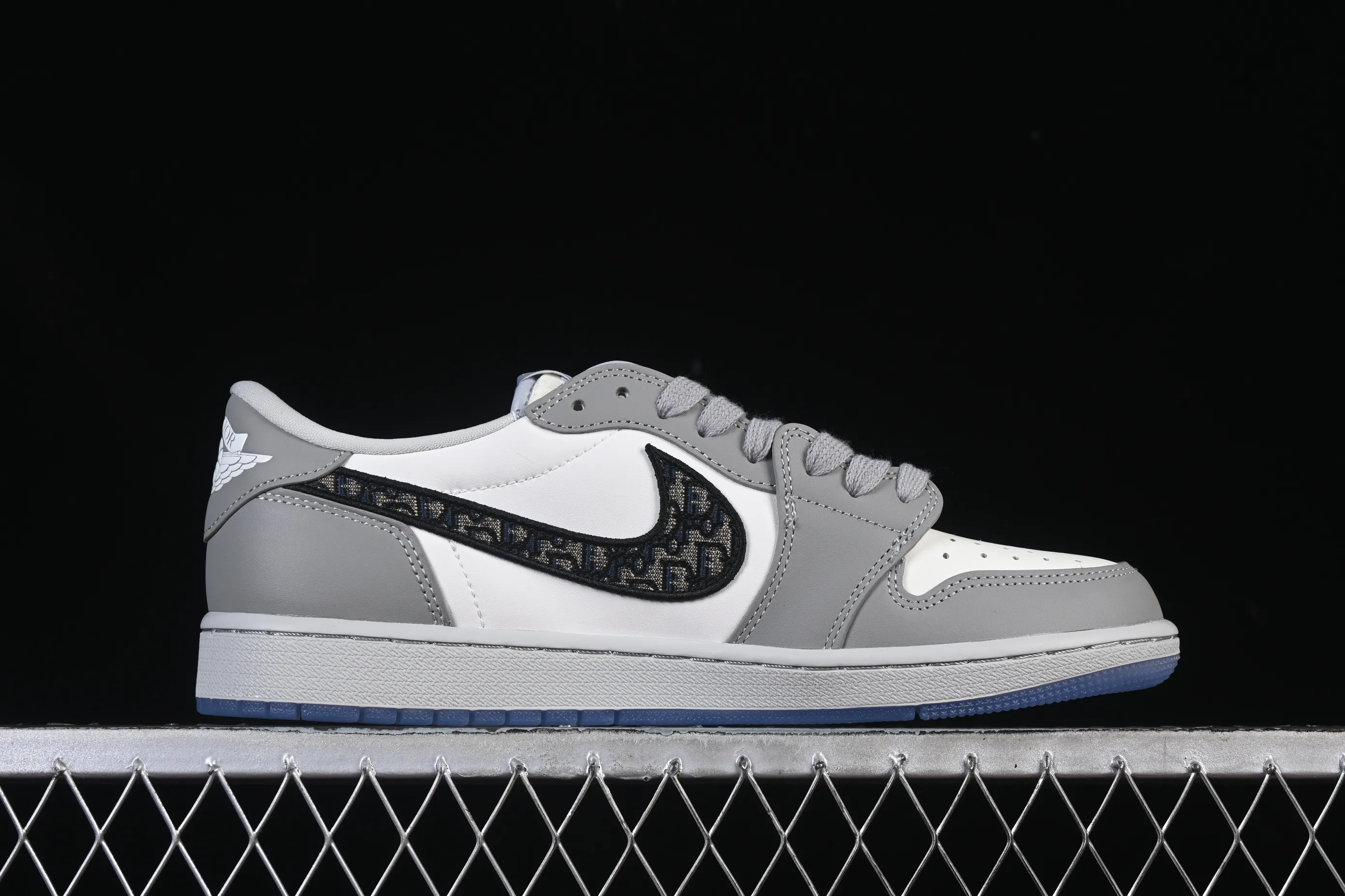 All categories Air Jordan Jordan series basketball shoes Air Jordan 1 Low Dior x Air Jordan 1 Low AJ1 Joe 1 Dior joint white gray low top CN8608-002